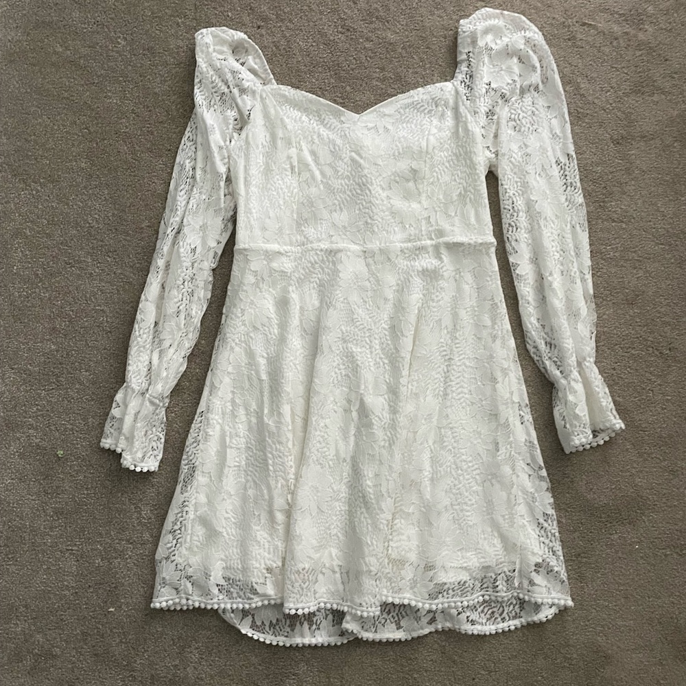 Boutique bought, white lace, loose long sleeve mini dress